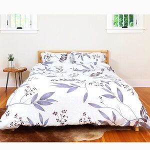 Modern Dane queen linen duvet cover + shams